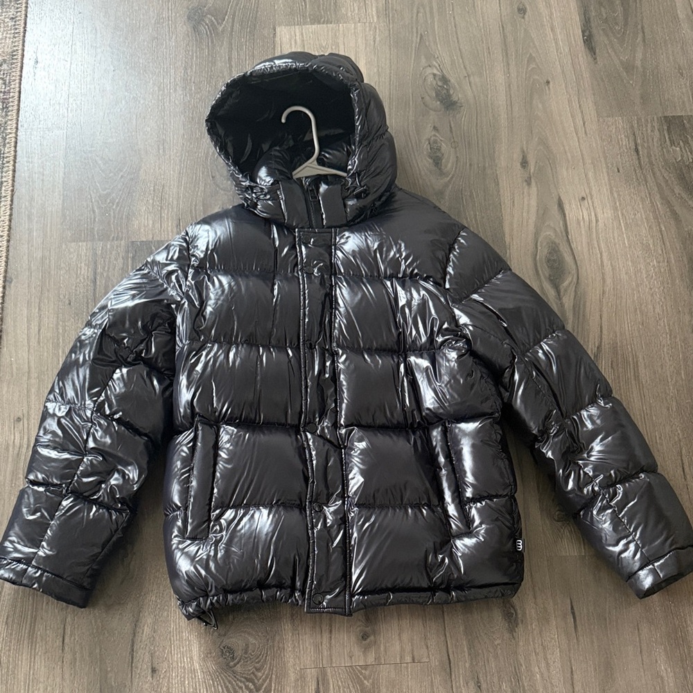 Men’s aritzia super puff high gloss